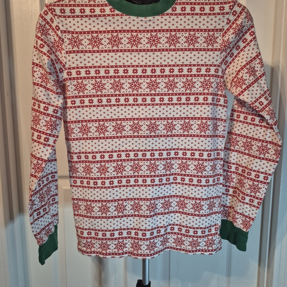 Cozy Carter's Medium Christmas Pajama Set – Perfect for Holiday Cheer! - Picture 4 of 13